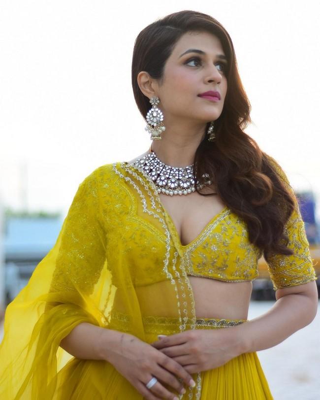 Shraddha Das 9