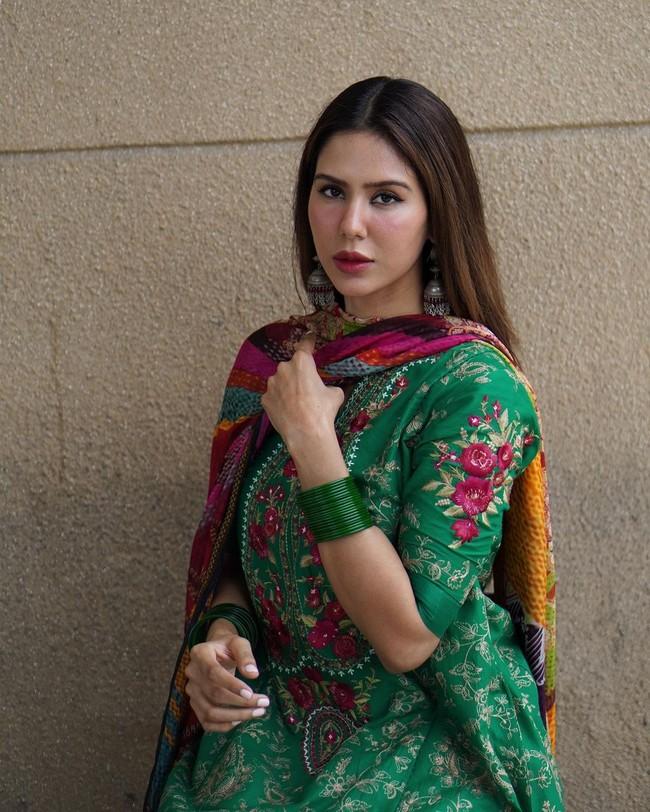 Sonam Bajwa 6