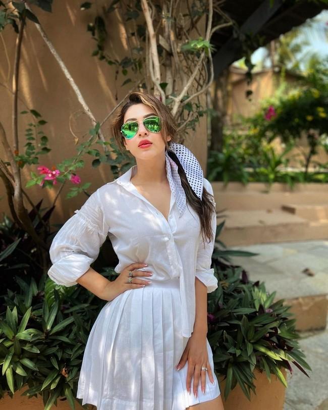 Sonarika Bhadoria 12