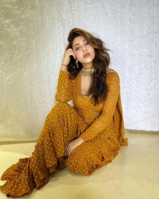 Sonarika Bhadoria 2