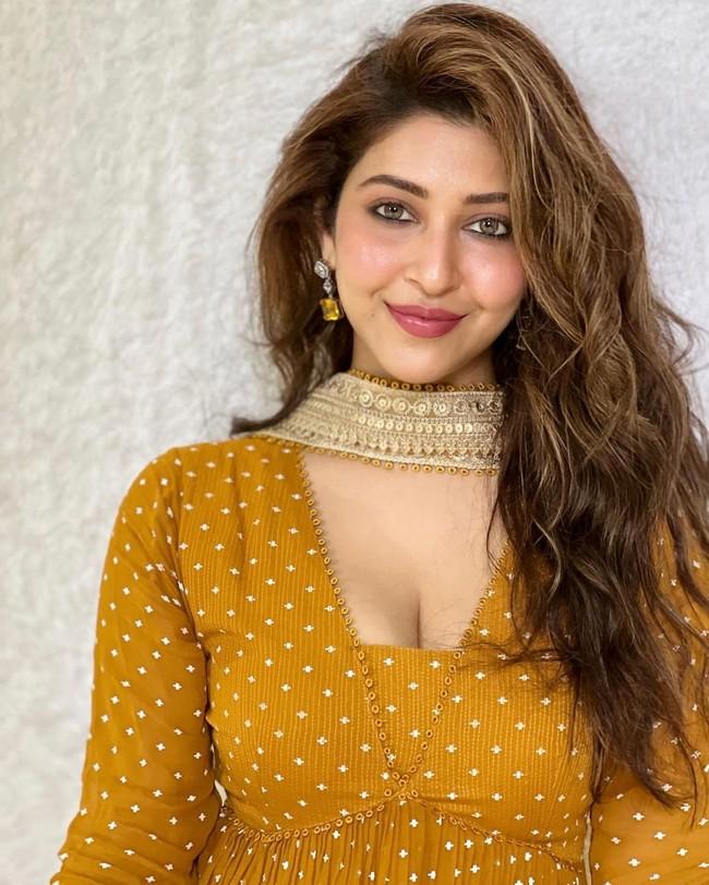 Sonarika Bhadoria 6