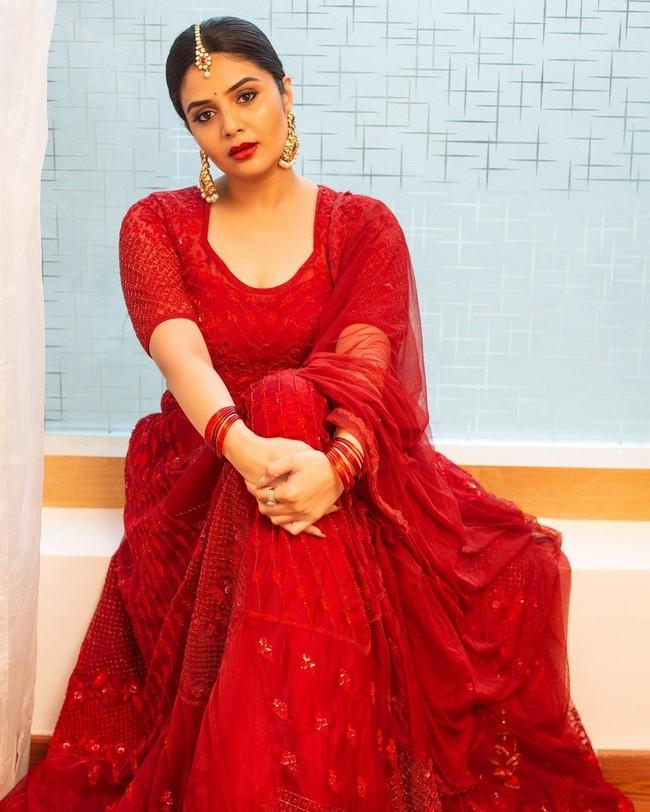 Sreemukhi 3