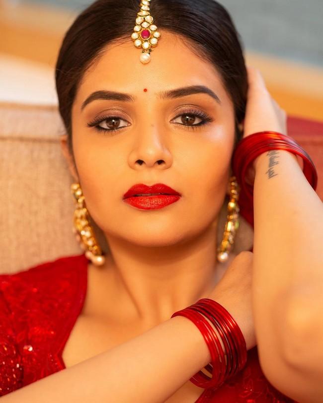 Sreemukhi 4