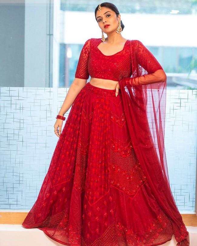 Sreemukhi 5