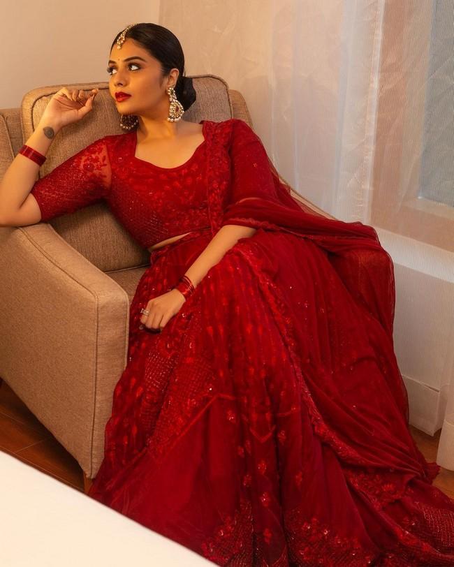 Sreemukhi 8
