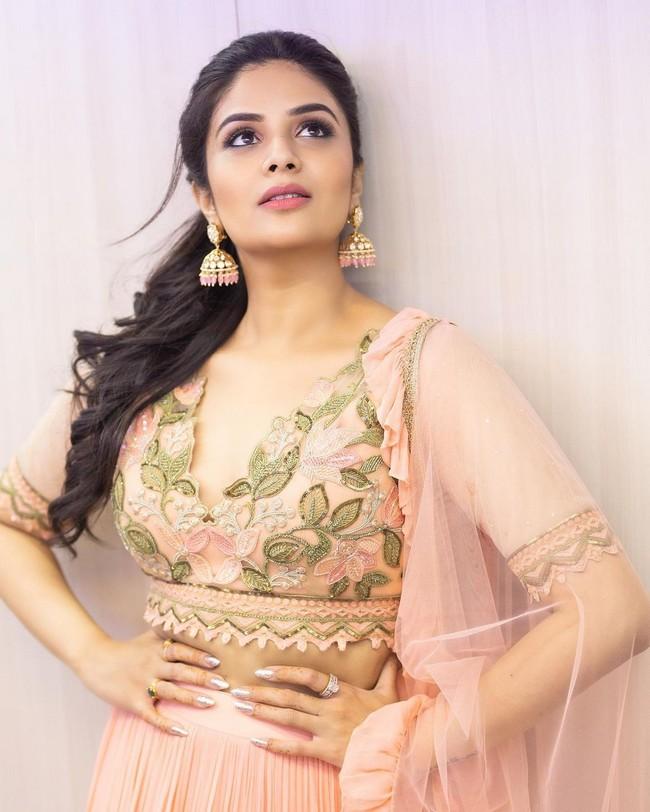 Sreemukhi 3