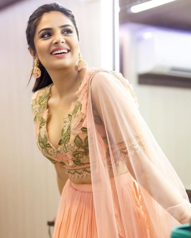Sreemukhi 8