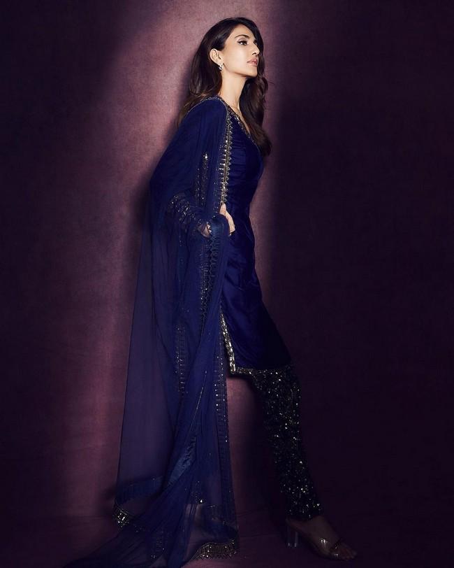Vaani Kapoor 10