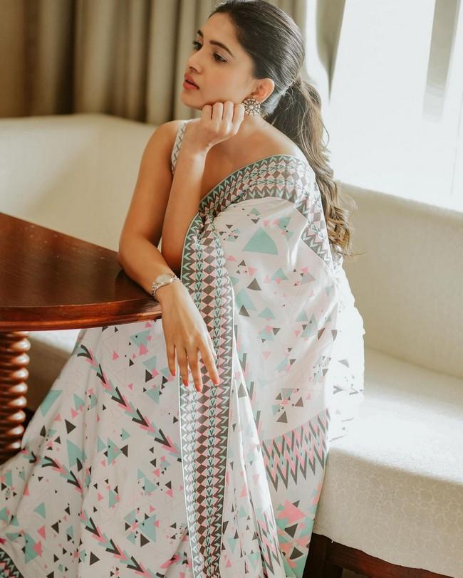Vani Bhojan 8