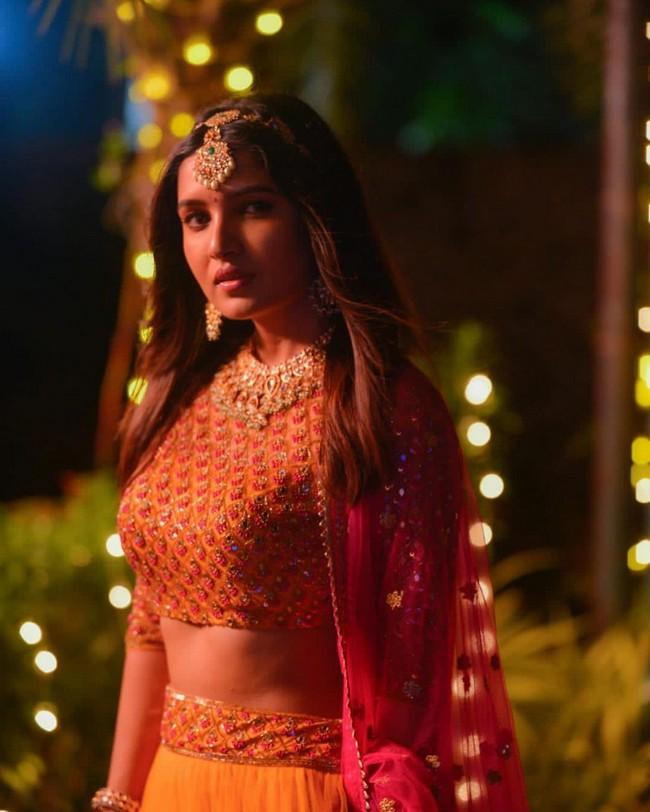 Vani Bhojan 7