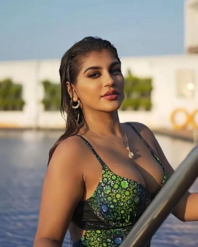 Yashika Aannand 2