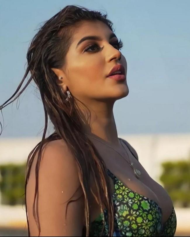 Yashika Aannand 3