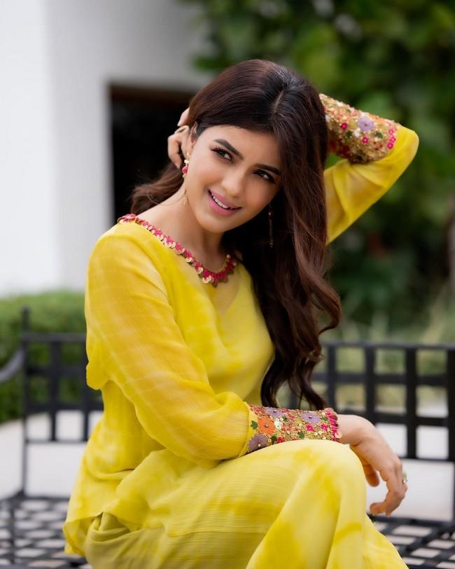 Amritha Aiyer 6