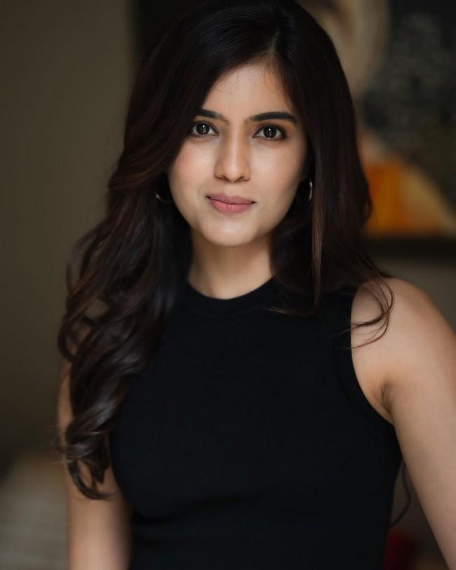 Amritha Aiyer 7