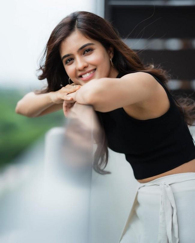 Amritha Aiyer 8