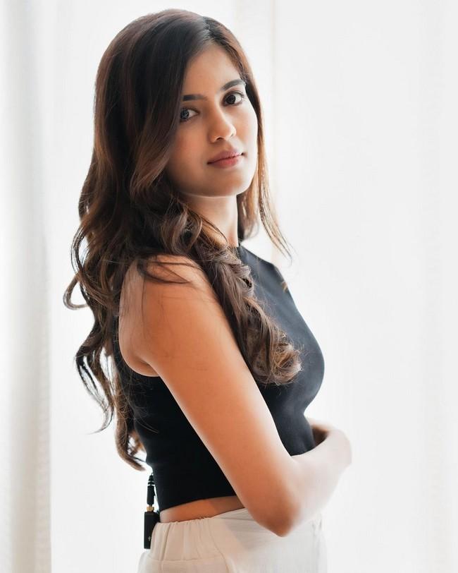 Amritha Aiyer 9