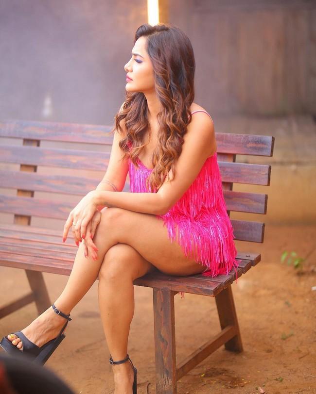 Ashu Reddy 11