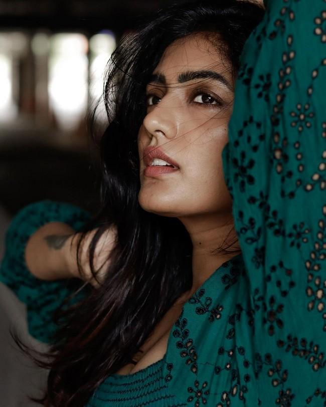 Eesha Rebba 8
