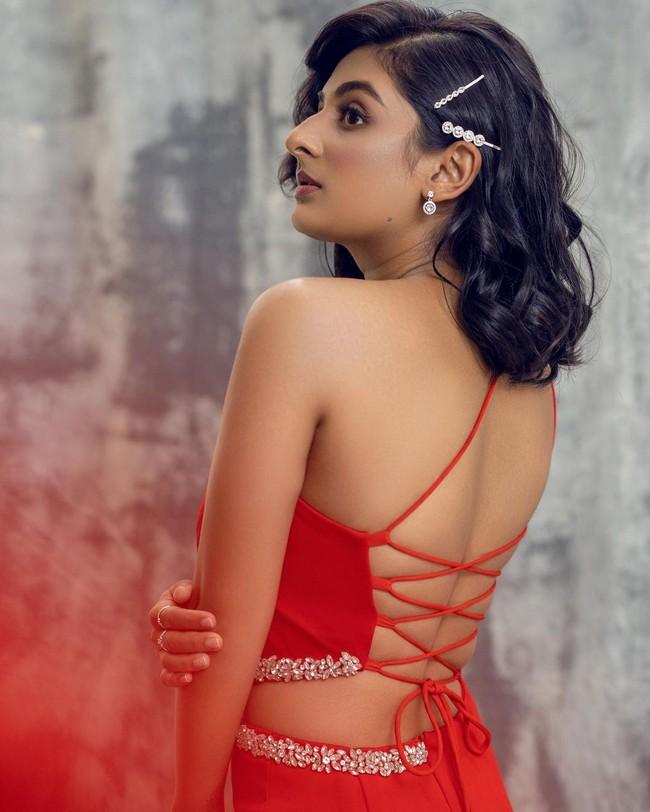 Esther Anil 3