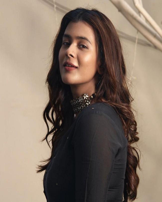 Hebah Patel 4