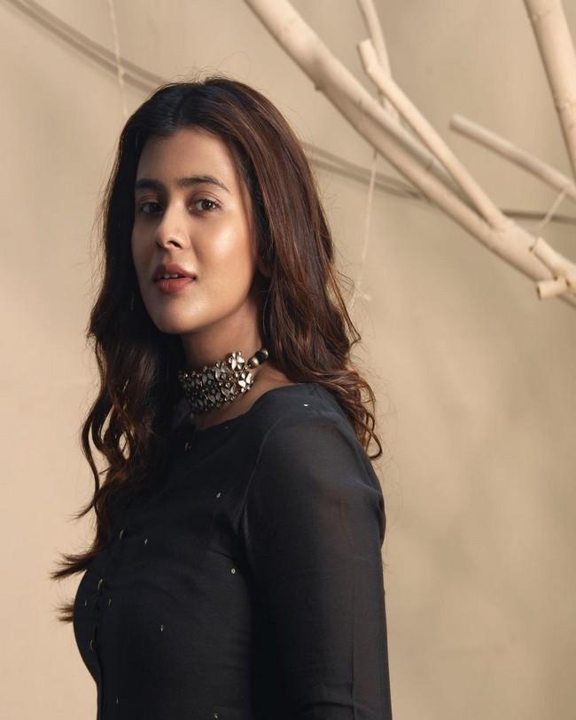 Hebah Patel 5