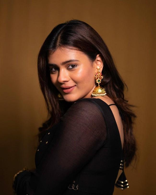 Hebah Patel 7