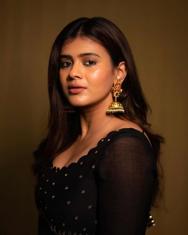 Hebah Patel 9
