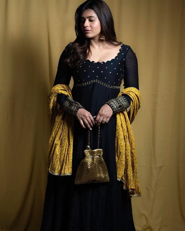 Hebah Patel 5