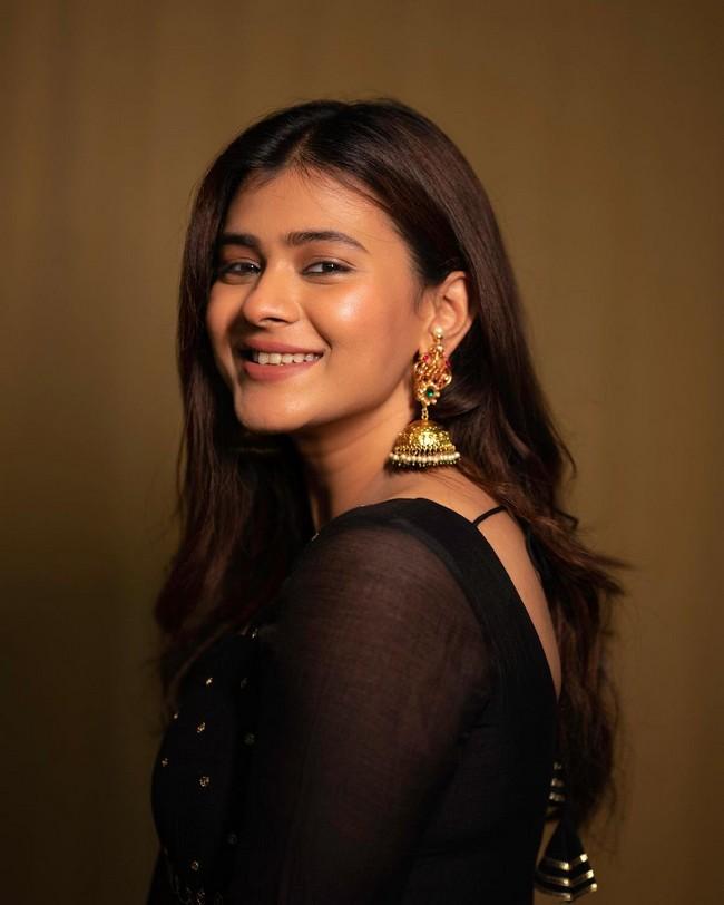 Hebah Patel 9
