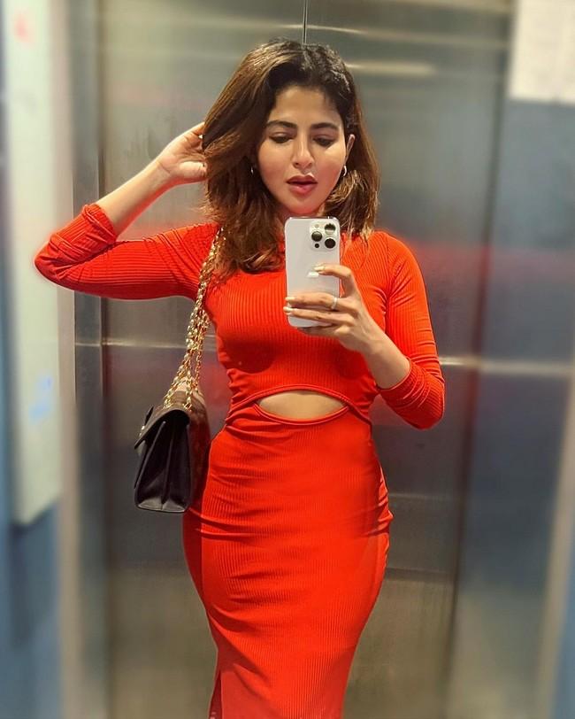 ISWARYA MENON 9