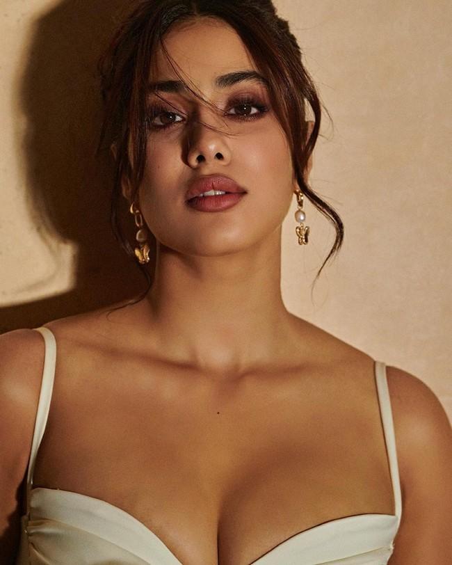 Janhvi Kapoor 8