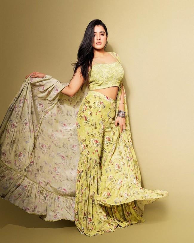 Ketika Sharma 4