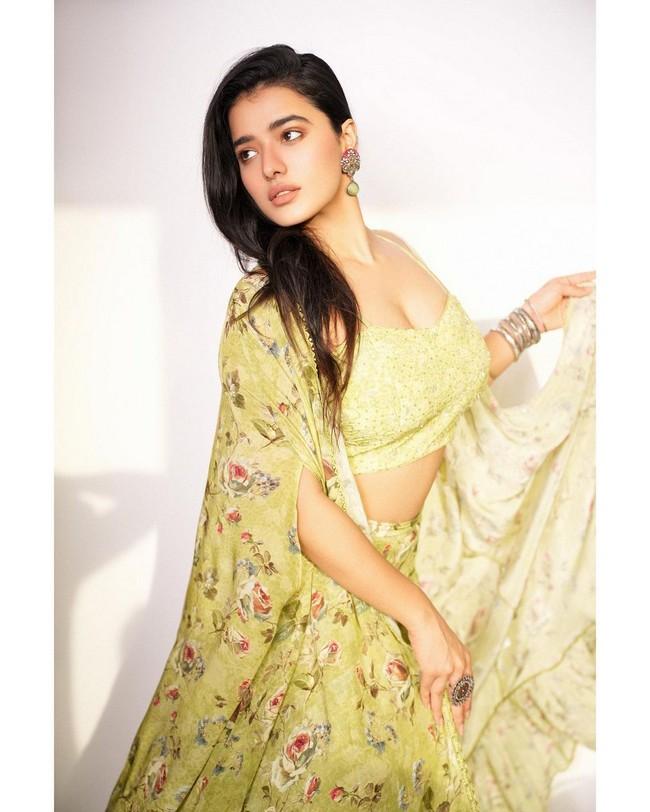 Ketika Sharma 6