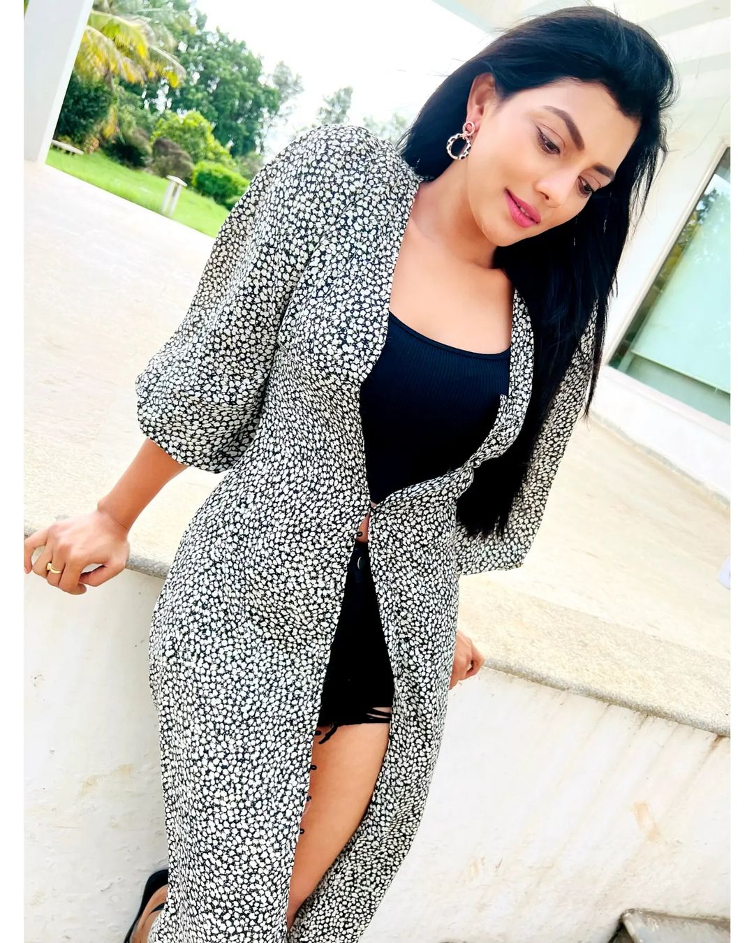 Lahari Shari (8)