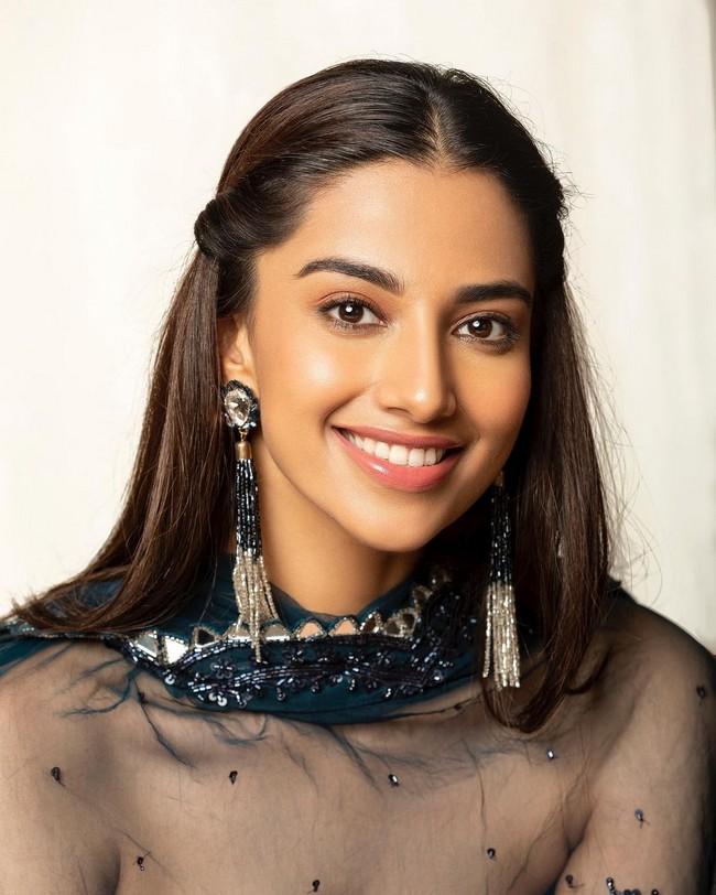 Meenakshii Chaudhary 3