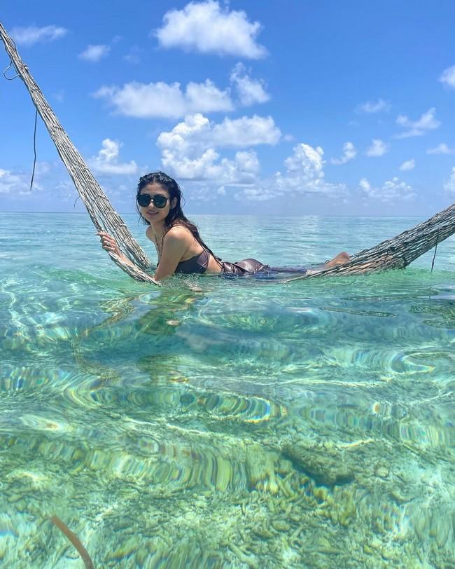 Mouni Roy 2