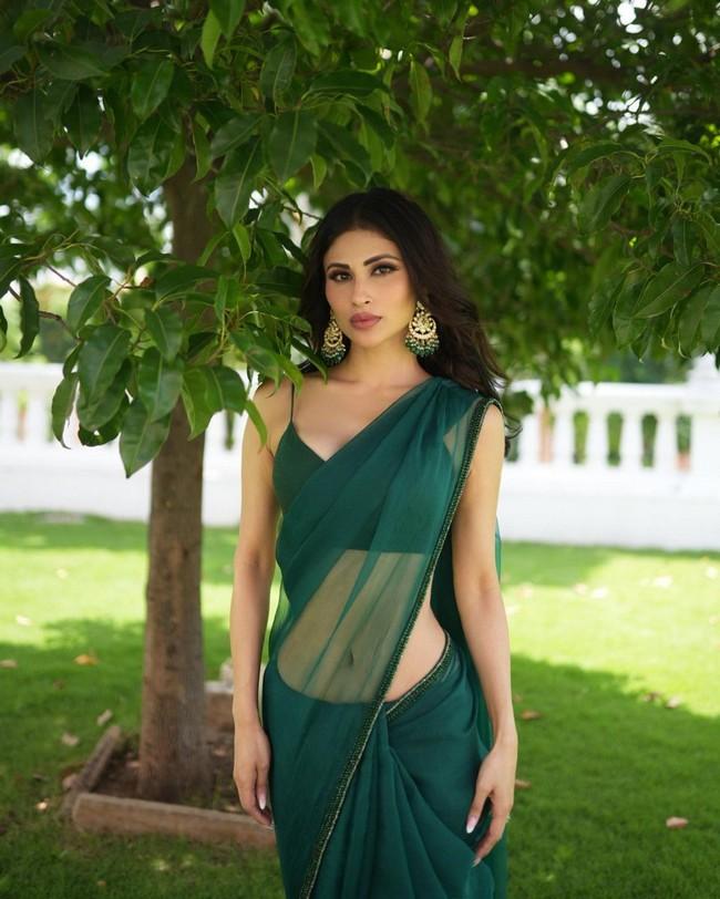 Mouni Roy 6