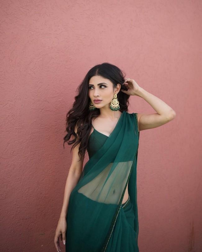 Mouni Roy 8