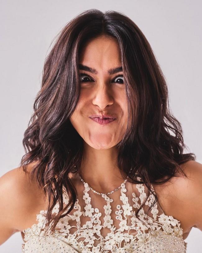 Mrunal Thakur 3