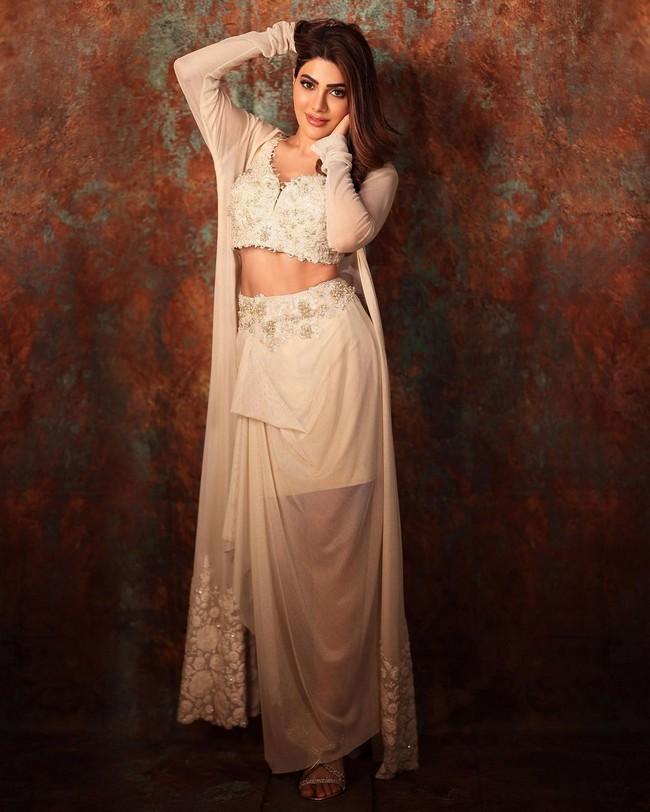 Nikki Tamboli 6