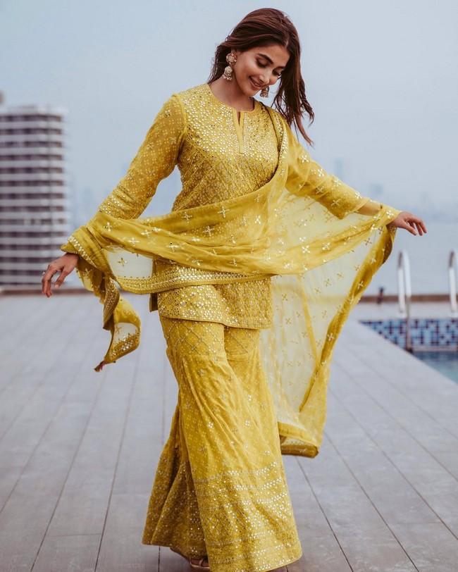 Pooja Hegde 8