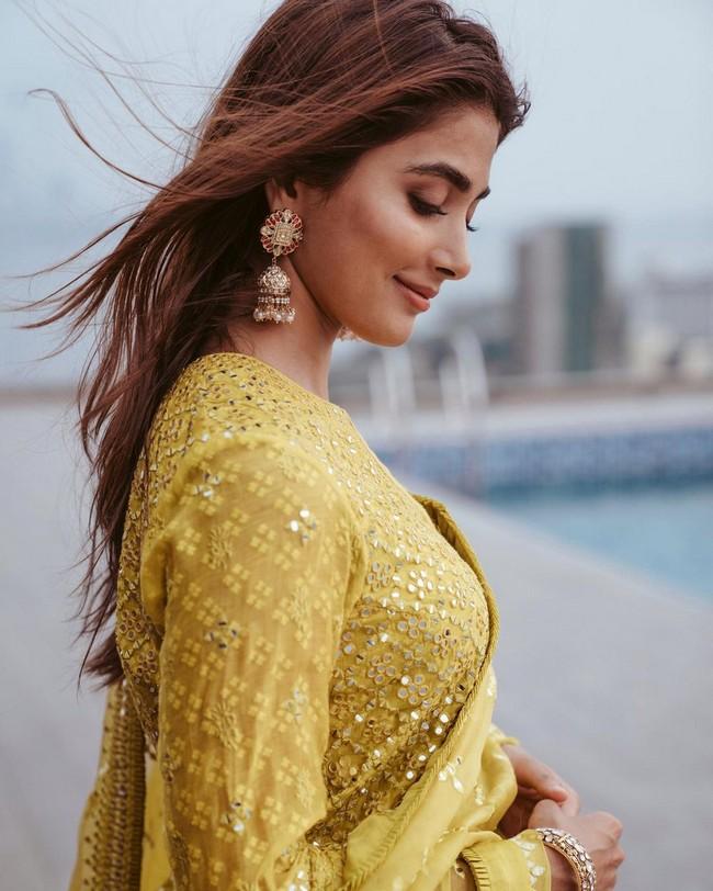 Pooja Hegde 9