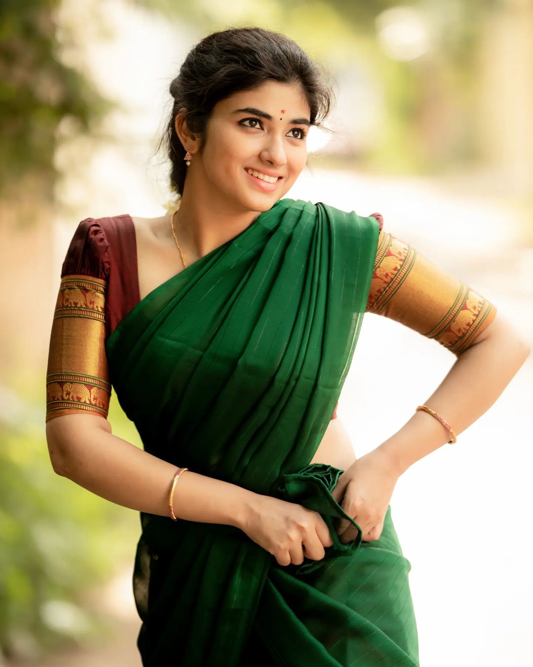 Pragya Nagra (2)