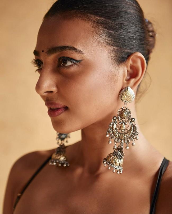 Radhika Apte 6