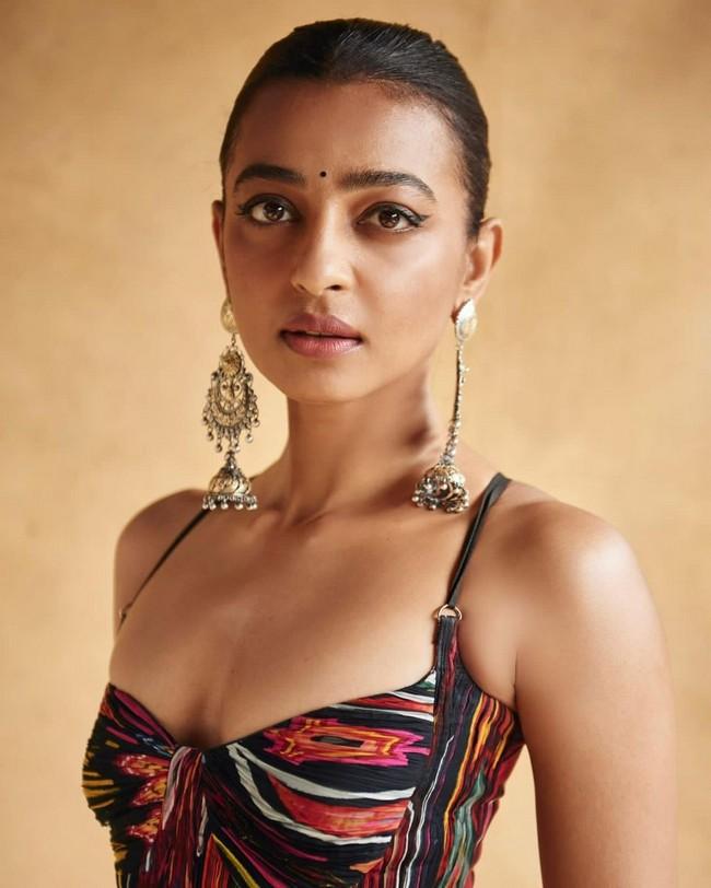 Radhika Apte 8