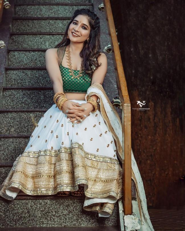 Sakshi Agarwal 3