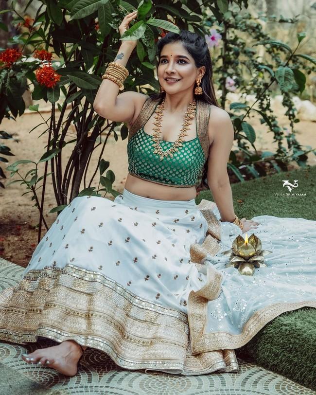 Sakshi Agarwal 6