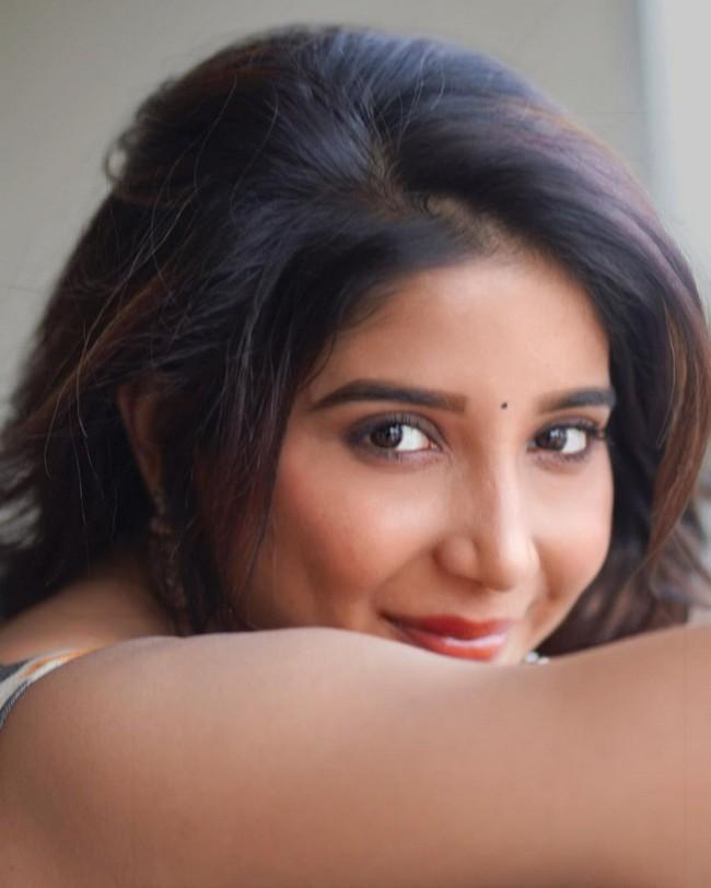 Sakshi Agarwal 4