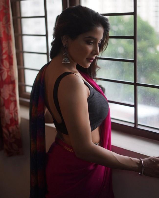 Sakshi Agarwal 6