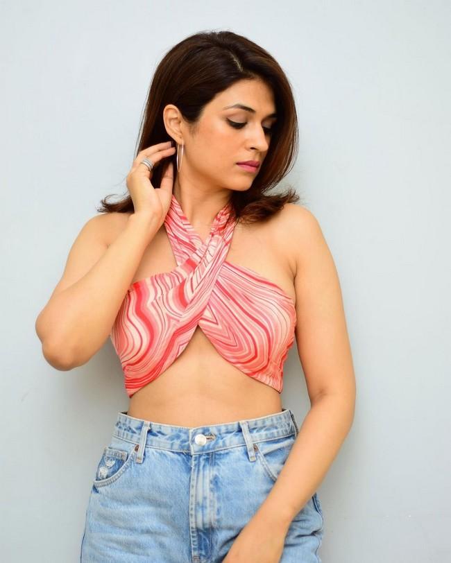 Shraddha Das 5
